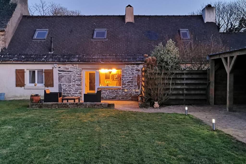Petite Maison Dans Les Monts D'Arree Ty Coz Commana Dış mekan fotoğraf